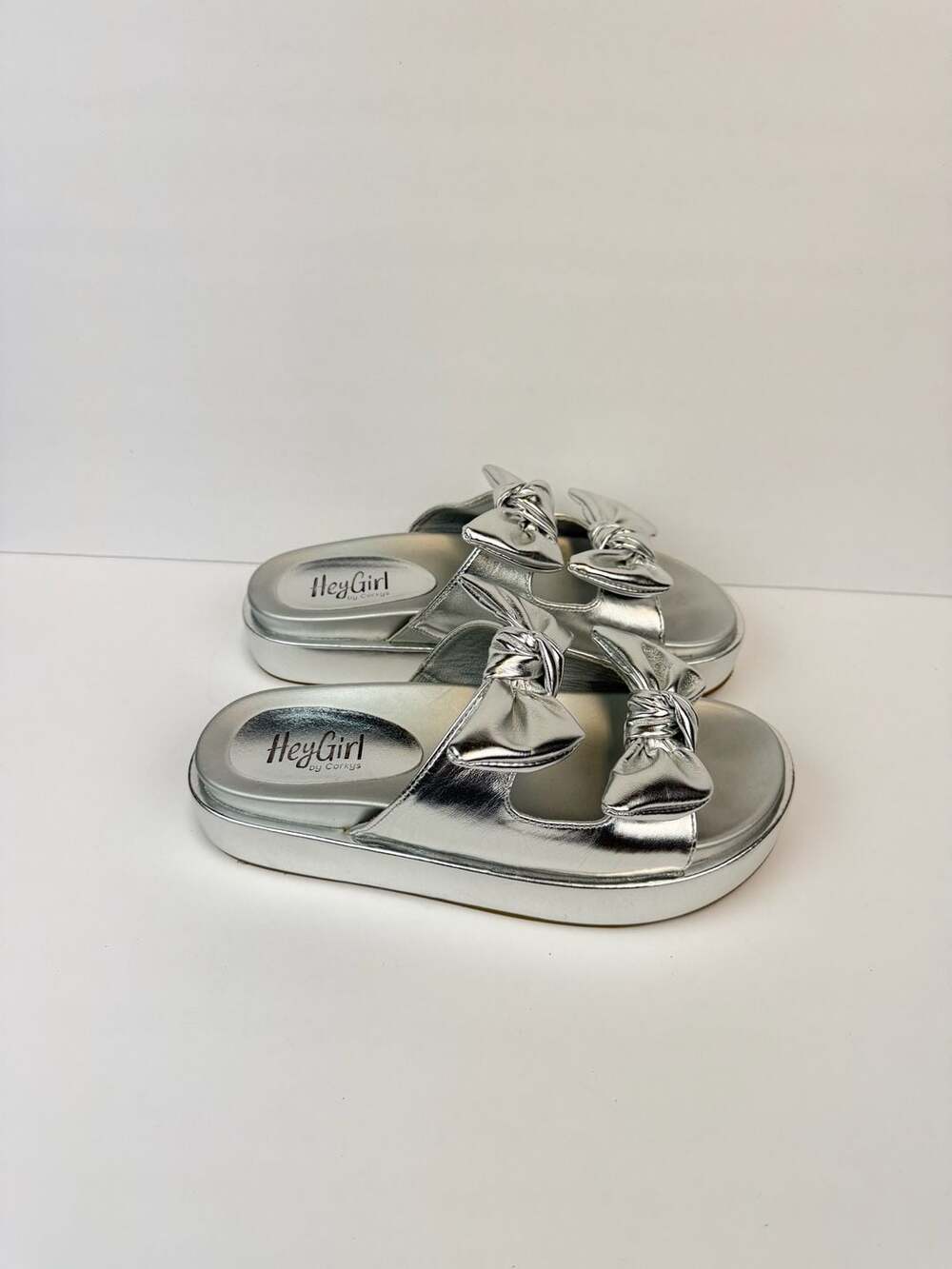 Hey Girl by Corkys Silver Lil Bit Knotty Platform Bow Slide Sandals Women Size 8